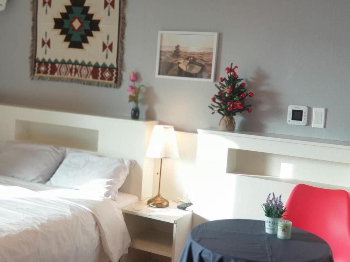 Hy Choi Hostel Seogwipo Exteriör bild