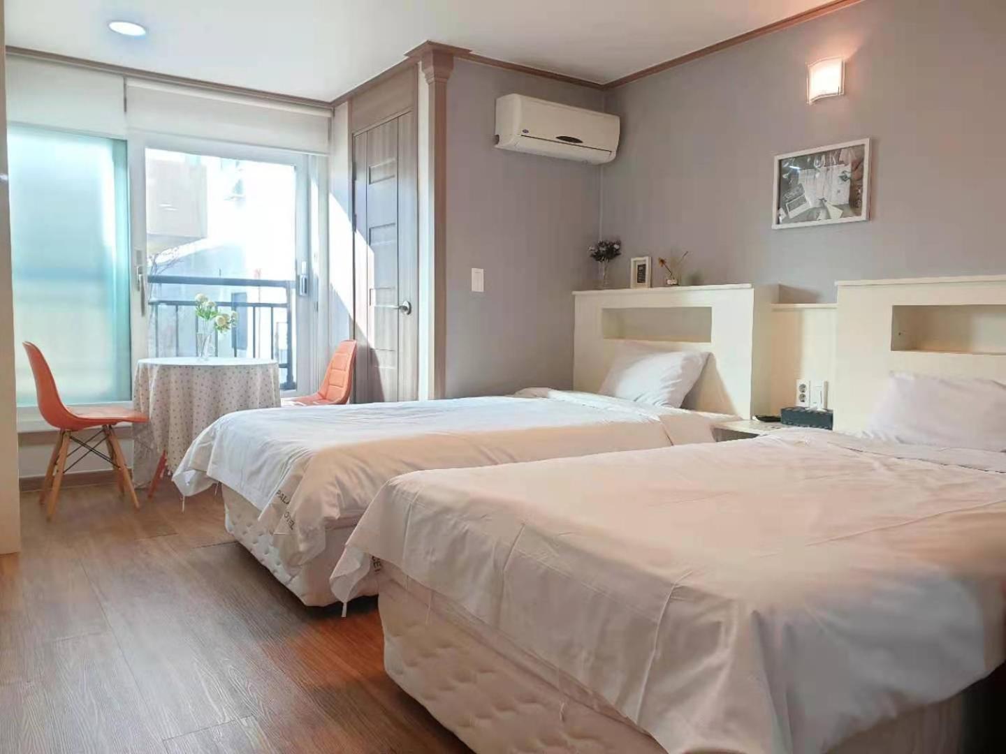 Hy Choi Hostel Seogwipo Exteriör bild